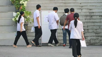 Đề Toán thi lại ở Tuyên Quang có dạng bài giống đợt 1