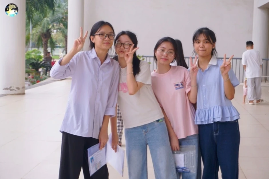 Đề và đáp án môn Toán thi lớp 10 tỉnh Phú Thọ Đề và đáp án môn Toán thi lớp 10 tỉnh Phú Thọ