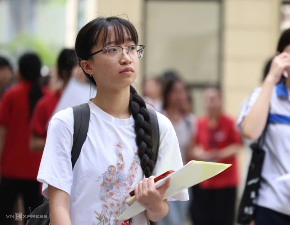 Đề và lời giải môn Toán vòng 1 chuyên Khoa học Tự nhiên Đề và lời giải môn Toán vòng 1 chuyên Khoa học Tự nhiên