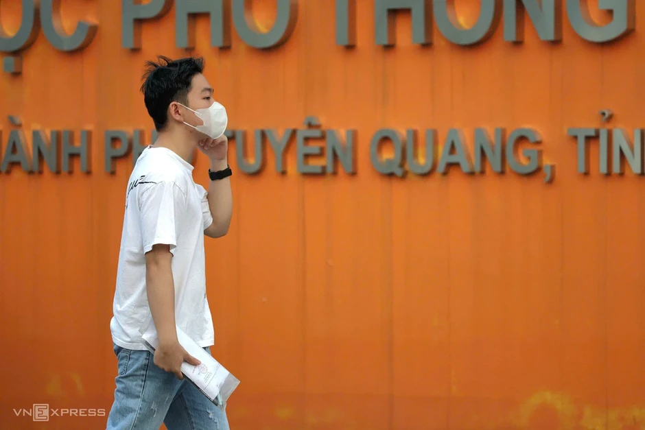 Đề Văn thi lại ở chuyên Tuyên Quang 'mềm mại, trực diện' Đề Văn thi lại ở chuyên Tuyên Quang 'mềm mại, trực diện'