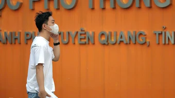 Đề Văn thi lại ở chuyên Tuyên Quang 'mềm mại, trực diện'