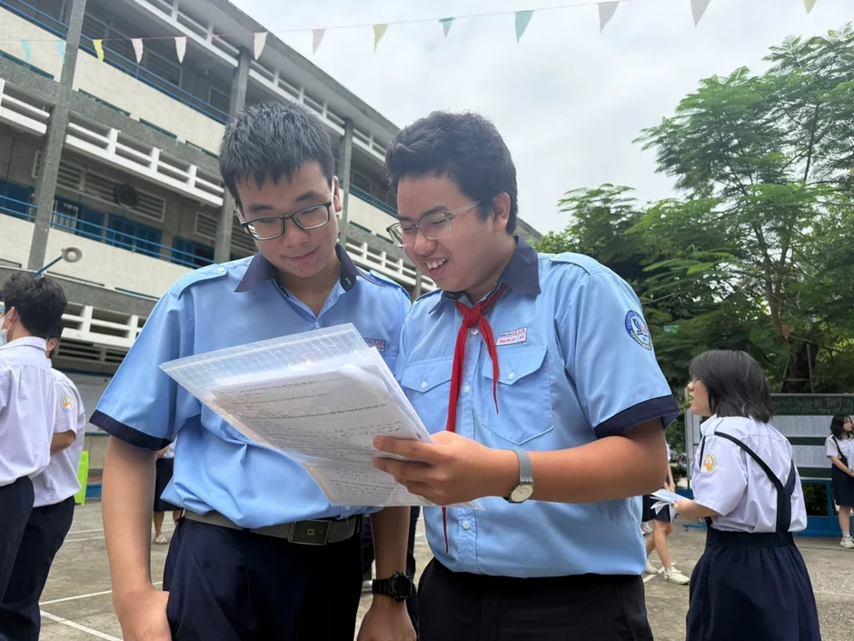 Đề Văn thi lớp 10: Đậm tính thời sự, phân hoá cao Đề Văn thi lớp 10: Đậm tính thời sự, phân hoá cao