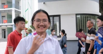 Đề Văn thi lớp 10 tại Hà Nội: Giàu cảm xúc, không đặt trọng tâm vào học thuộc lòng