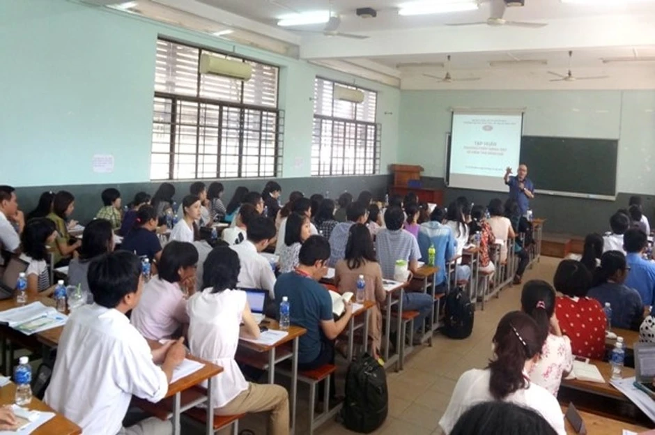 Đề xuất hỗ trợ học tập tới 150% lương cơ sở với sinh viên dân tộc rất ít người Đề xuất hỗ trợ học tập tới 150% lương cơ sở với sinh viên dân tộc rất ít người