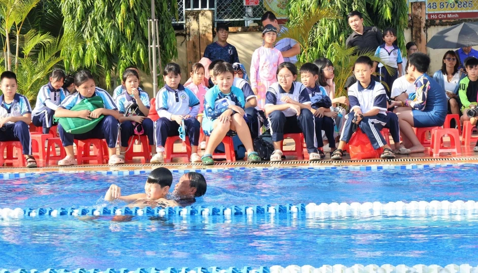 Đề xuất mỗi học sinh ở TP.HCM được hỗ trợ 700.000 đồng để học bơi Đề xuất mỗi học sinh ở TP.HCM được hỗ trợ 700.000 đồng để học bơi