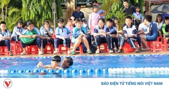 Đề xuất mỗi học sinh ở TP.HCM được hỗ trợ 700.000 đồng để học bơi
