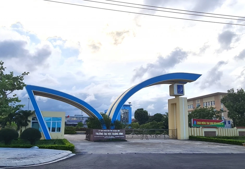 Đề xuất thành lập trường THPT Đại học Quảng Bình để giảm áp lực tuyển sinh lớp 10 Đề xuất thành lập trường THPT Đại học Quảng Bình để giảm áp lực tuyển sinh lớp 10