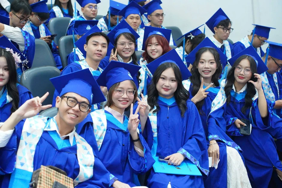 ĐH Bách Khoa TPHCM lên tiếng việc doanh nghiệp BĐS đề xuất di dời trường ra ngoại thành ĐH Bách Khoa TPHCM lên tiếng việc doanh nghiệp BĐS đề xuất di dời trường ra ngoại thành