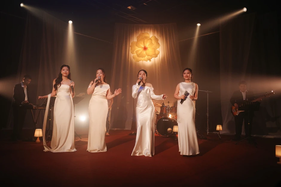 ĐH Duy Tân 'tung' bộ đôi MV 'Điệp khúc mùa Xuân' và 'Đón Xuân' chào Xuân Bính Ngọ ĐH Duy Tân 'tung' bộ đôi MV 'Điệp khúc mùa Xuân' và 'Đón Xuân' chào Xuân Bính Ngọ