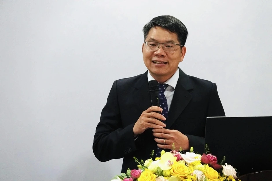 ĐH Quốc gia TPHCM cùng lúc bổ nhiệm 6 hiệu trưởng các trường thành viên