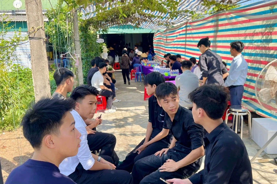 Đi làm thêm mua laptop, nam sinh vừa đỗ Bách khoa Hà Nội đột ngột qua đời