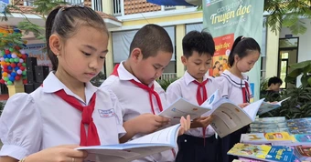 Địa phương đầu tiên miễn phí sách giáo khoa, giảm áp lực chi phí cho phụ huynh