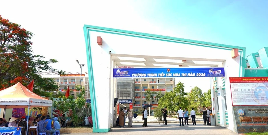 Điểm chuẩn chuyên Tiếng Anh chạm mốc 59,90 điểm tại Thái Nguyên Điểm chuẩn chuyên Tiếng Anh chạm mốc 59,90 điểm tại Thái Nguyên