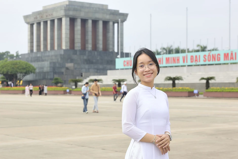 Điểm mặt loạt "con gái nhà người ta" đến phụ huynh cũng mê: Người là thủ khoa, người theo đuổi giấc mơ khoa học Điểm mặt loạt "con gái nhà người ta" đến phụ huynh cũng mê: Người là thủ khoa, người theo đuổi giấc mơ khoa học
