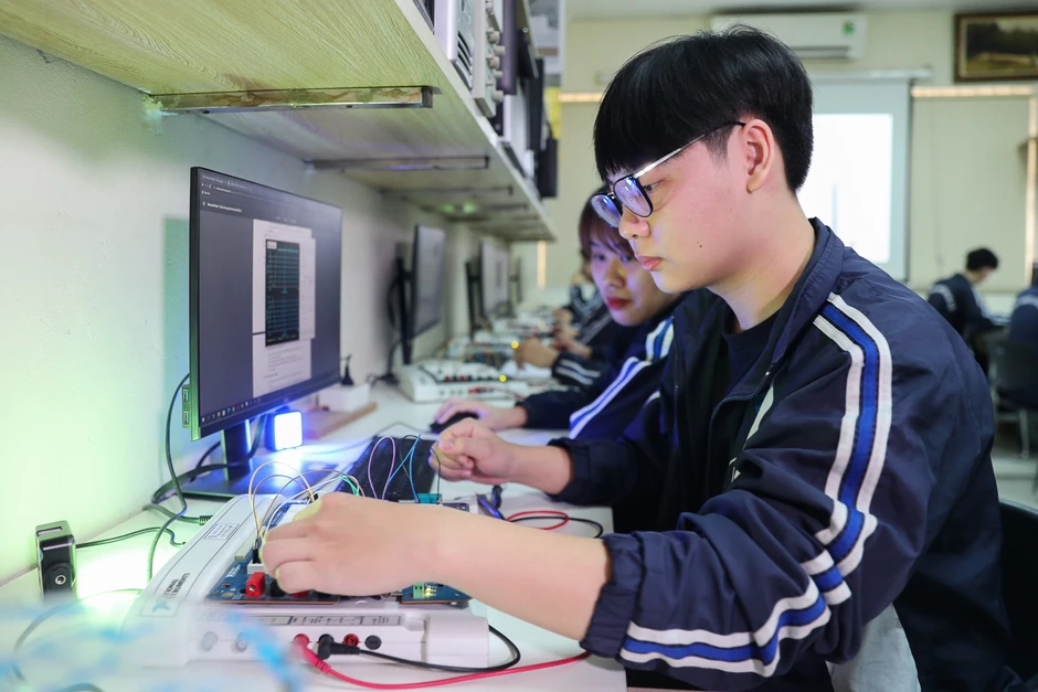 Điểm sàn xét tuyển các trường kỹ thuật, công nghệ năm 2026 Điểm sàn xét tuyển các trường kỹ thuật, công nghệ năm 2026