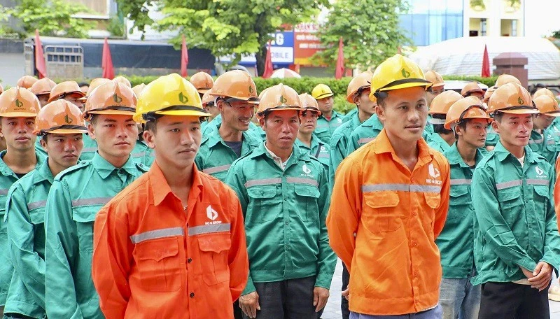 Điện Biên: 150 kỹ sư, công nhân chung sức xây dựng Trường nội trú liên cấp Nà Bủng Điện Biên: 150 kỹ sư, công nhân chung sức xây dựng Trường nội trú liên cấp Nà Bủng