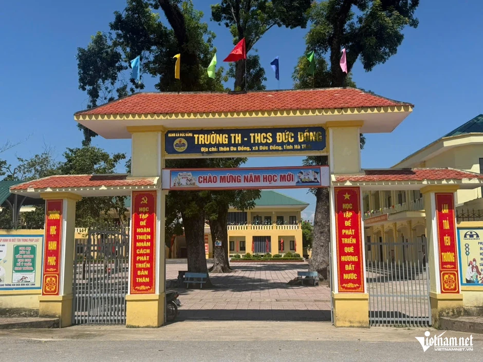 Diễn biến mới vụ thầy giáo xin không nhận chức hiệu trưởng sau sáp nhập trường Diễn biến mới vụ thầy giáo xin không nhận chức hiệu trưởng sau sáp nhập trường