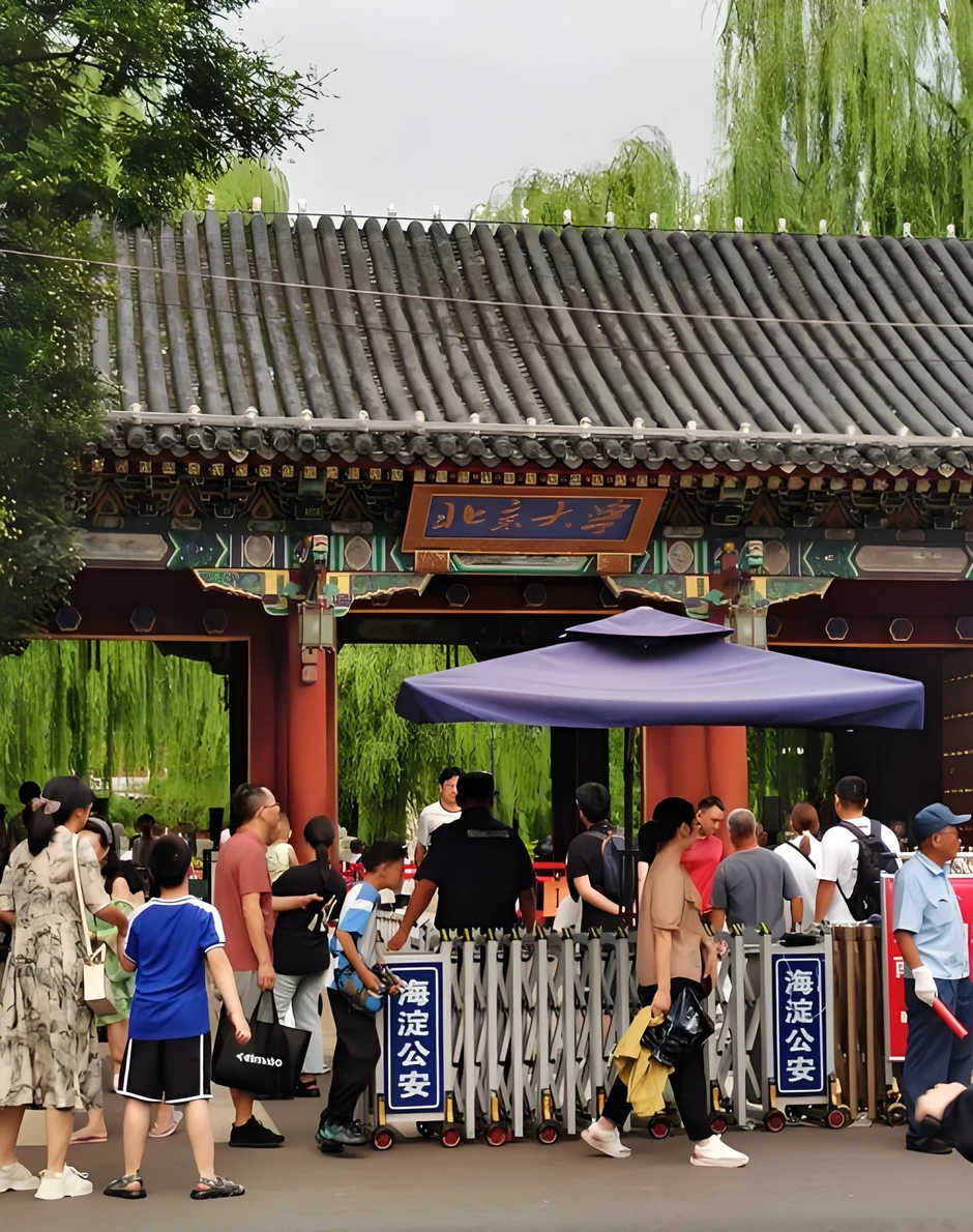 Điều ít ai biết về đường dây "lậu" đưa khách vào đại học top 1 châu Á: Vé vào cửa miễn phí bị đẩy giá ngang vé ca nhạc Điều ít ai biết về đường dây "lậu" đưa khách vào đại học top 1 châu Á: Vé vào cửa miễn phí bị đẩy giá ngang vé ca nhạc
