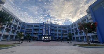 Đình chỉ cô giáo phạt 5 học sinh tự chích kim tiêm vào tay