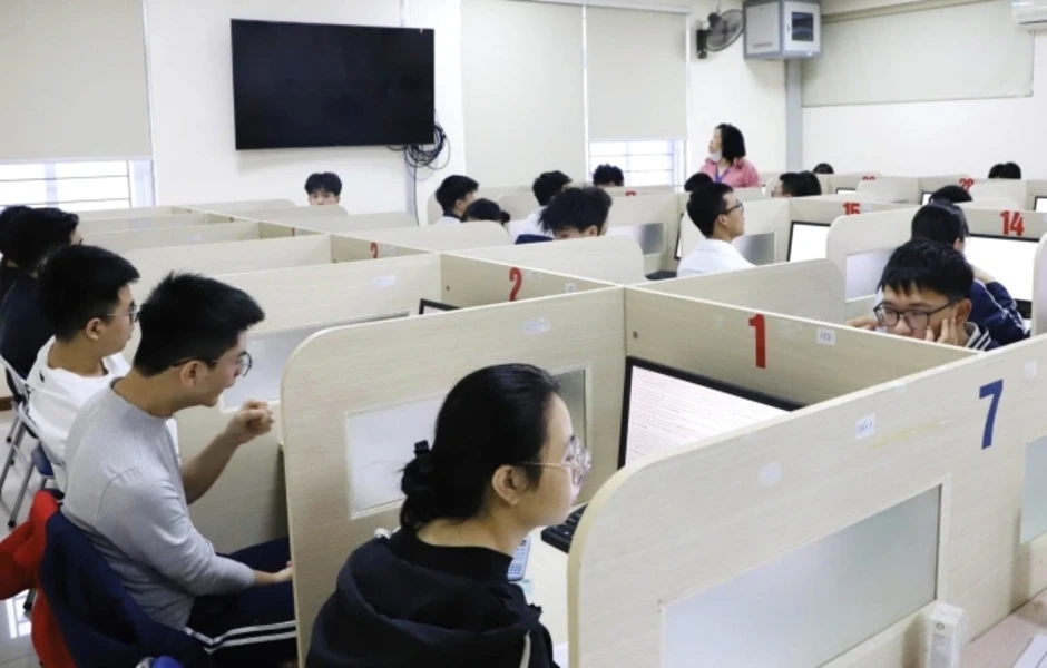 Đổ xô thi đánh giá năng lực, phòng rủi ro điểm thi tốt nghiệp Đổ xô thi đánh giá năng lực, phòng rủi ro điểm thi tốt nghiệp