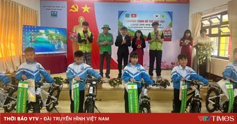 Đoàn tình nguyện tỉnh Jeollabuk (Hàn Quốc) trao xe đạp, cải tạo trường học tại Lâm Đồng