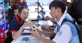 Doanh nghiệp 'khát' nhân lực, tuyển hàng ngàn sinh viên cao đẳng