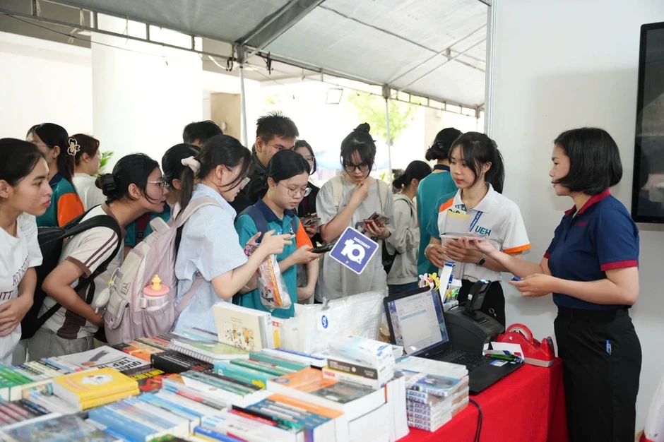 Doanh nghiệp mang hơn 5.000 việc làm đến tận trường đại học tìm ứng viên