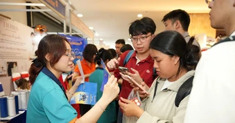 Doanh nghiệp mang hơn 5.000 việc làm đến tận trường đại học tìm ứng viên
