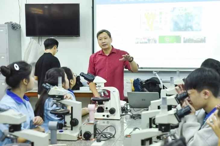 Doanh nghiệp 'săn' nhân lực địa chất ngay từ giảng đường Doanh nghiệp 'săn' nhân lực địa chất ngay từ giảng đường