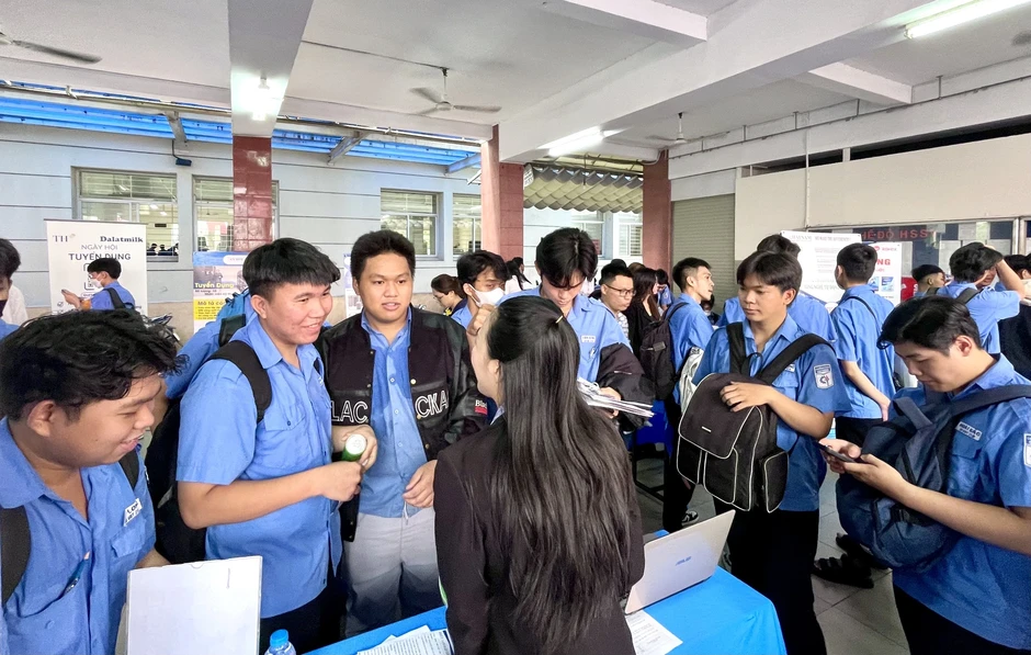 Doanh nghiệp sẽ được tôn vinh, khen thưởng nếu hợp tác với trường nghề Doanh nghiệp sẽ được tôn vinh, khen thưởng nếu hợp tác với trường nghề