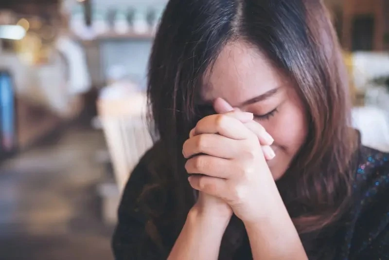 Đọc 6 chữ tiếng Anh con gái viết, bà mẹ Hà Nội sốc nặng: "Mình đau khổ quá, không biết nên suy nghĩ và làm gì lúc này" Đọc 6 chữ tiếng Anh con gái viết, bà mẹ Hà Nội sốc nặng: "Mình đau khổ quá, không biết nên suy nghĩ và làm gì lúc này"