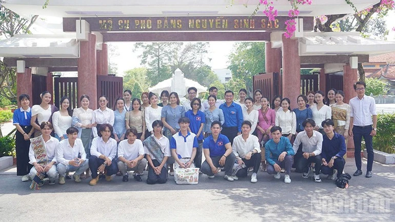 Đồng Tháp: Lưu học sinh giao lưu văn hóa mừng Tết Bun Pi May và Lễ hội Chol Chnam Thmay Đồng Tháp: Lưu học sinh giao lưu văn hóa mừng Tết Bun Pi May và Lễ hội Chol Chnam Thmay