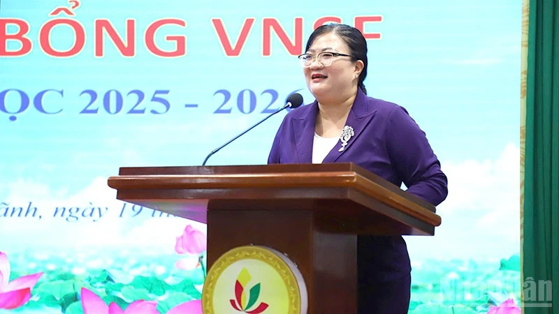 Đồng Tháp: Trao học bổng tặng học sinh, sinh viên tại 3 xã, phường Đồng Tháp: Trao học bổng tặng học sinh, sinh viên tại 3 xã, phường