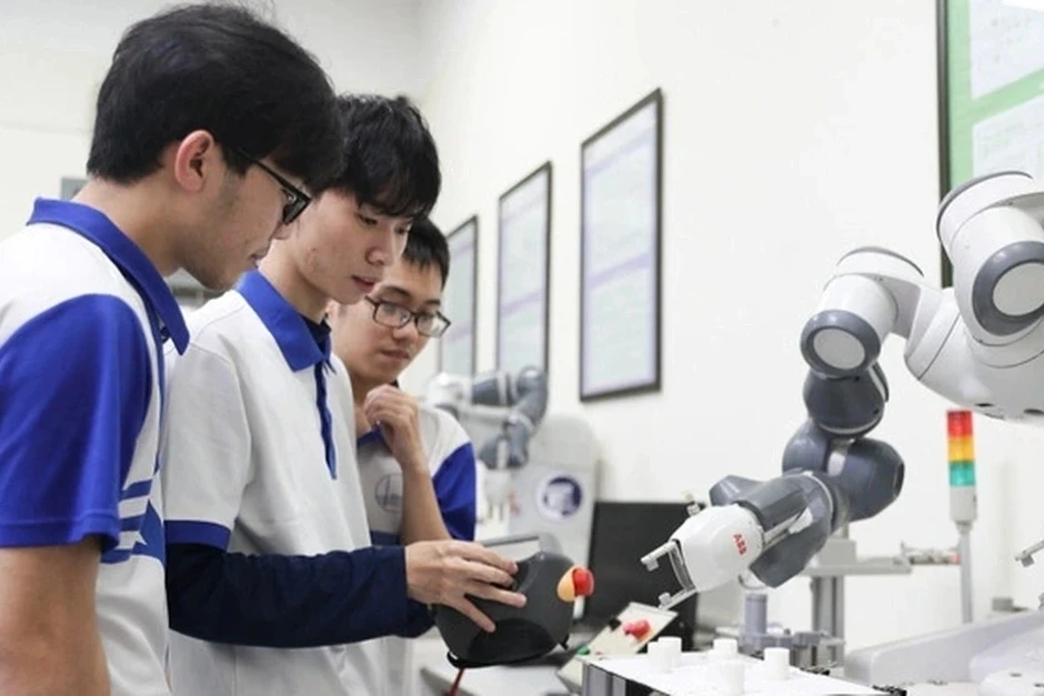 Dự kiến 15 nhóm ngành được cấp học bổng 37-55 triệu đồng/năm Dự kiến 15 nhóm ngành được cấp học bổng 37-55 triệu đồng/năm