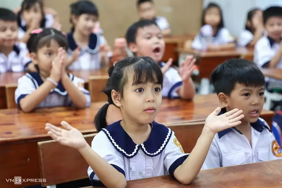 Dự kiến cấm hội phụ huynh 'gây áp lực' với người không đóng quỹ Dự kiến cấm hội phụ huynh 'gây áp lực' với người không đóng quỹ
