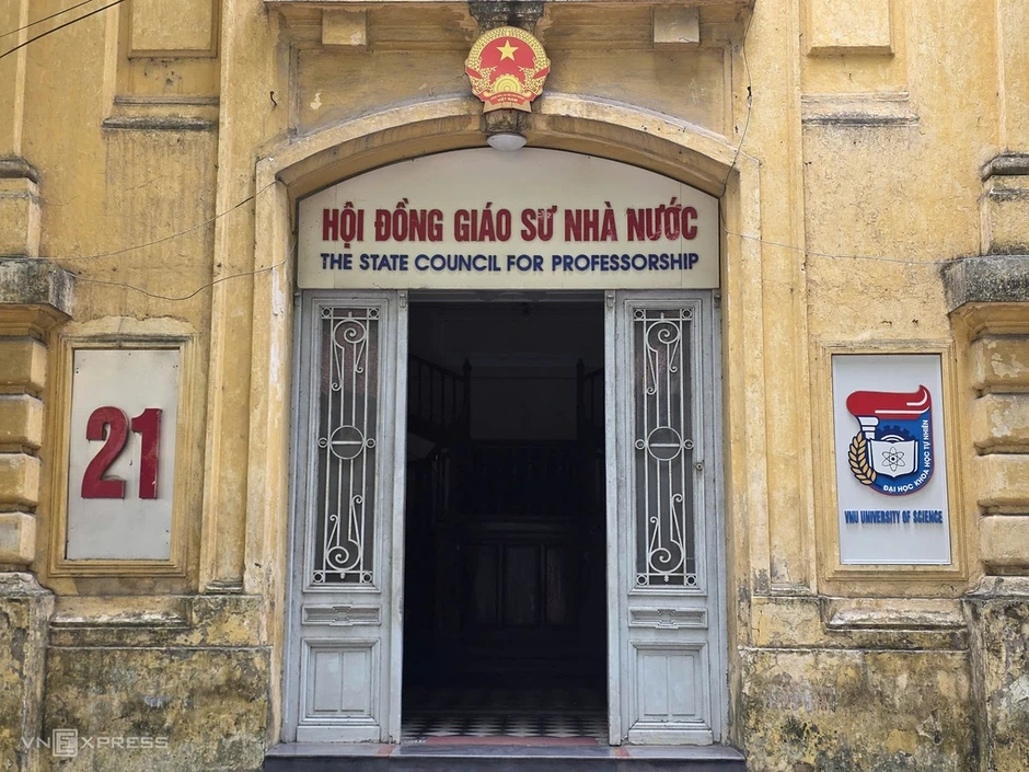 Dự kiến giao đại học tự phong giáo sư, phó giáo sư Dự kiến giao đại học tự phong giáo sư, phó giáo sư
