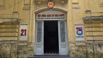 Dự kiến giao đại học tự phong giáo sư, phó giáo sư
