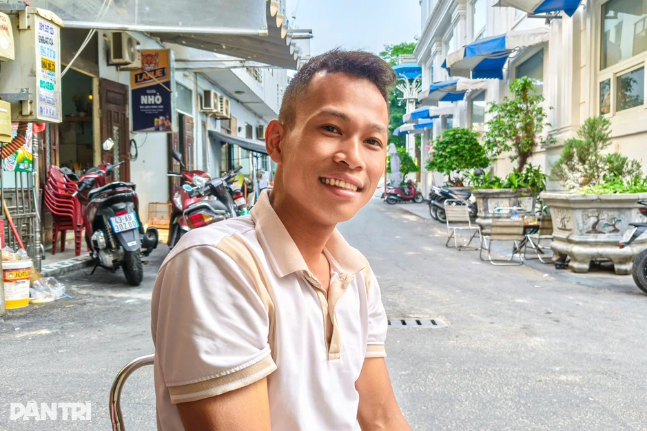 Đưa con đi học, tài xế cứu bé gái giữa quốc lộ ngại đỏ mặt vì lời cô giáo Đưa con đi học, tài xế cứu bé gái giữa quốc lộ ngại đỏ mặt vì lời cô giáo
