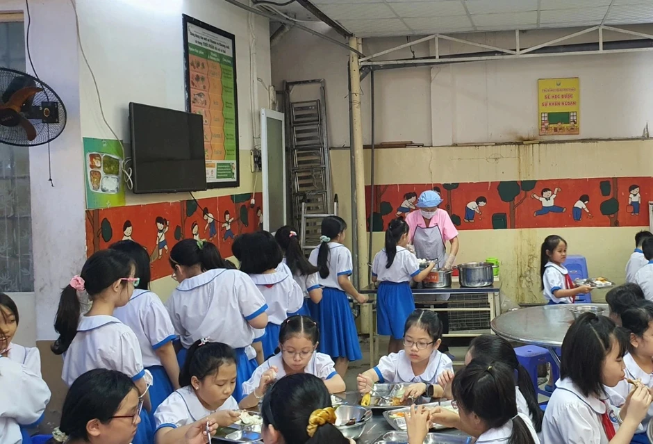Đừng để con giỏi chữ, kém việc nhà Đừng để con giỏi chữ, kém việc nhà