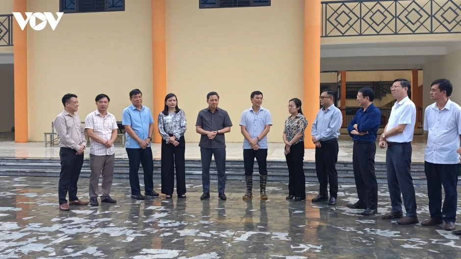 Dựng trường học nơi phên dậu Tổ quốc: Những đêm sáng đèn trên công trường Dựng trường học nơi phên dậu Tổ quốc: Những đêm sáng đèn trên công trường