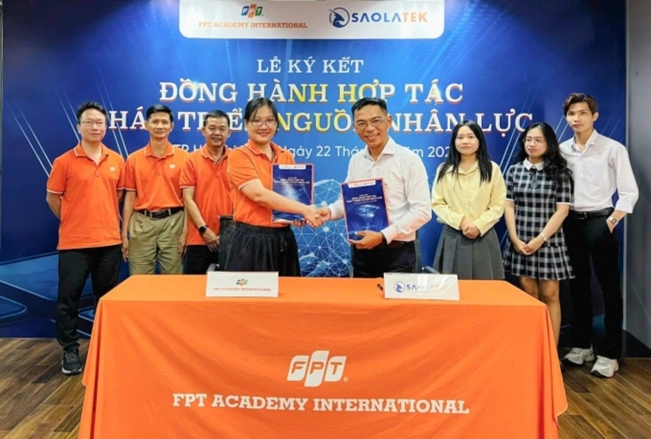 FPT Academy International hợp tác Saolatek đào tạo drone thực chiến FPT Academy International hợp tác Saolatek đào tạo drone thực chiến