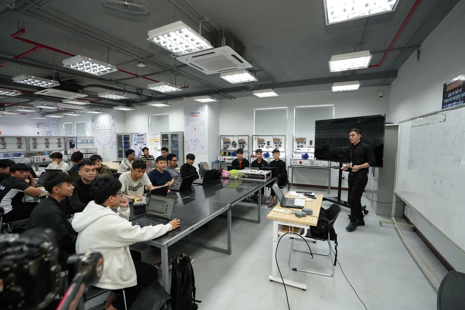 FPT Polytechnic Đà Nẵng khánh thành cơ sở mới, tăng cường đào tạo nhân lực thực hành miền Trung FPT Polytechnic Đà Nẵng khánh thành cơ sở mới, tăng cường đào tạo nhân lực thực hành miền Trung