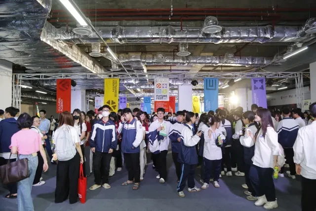 Future Fest 2026 - Không gian trải nghiệm đa ngành nghề đưa 11.000 học sinh "chạm" vào tương lai Future Fest 2026 - Không gian trải nghiệm đa ngành nghề đưa 11.000 học sinh "chạm" vào tương lai