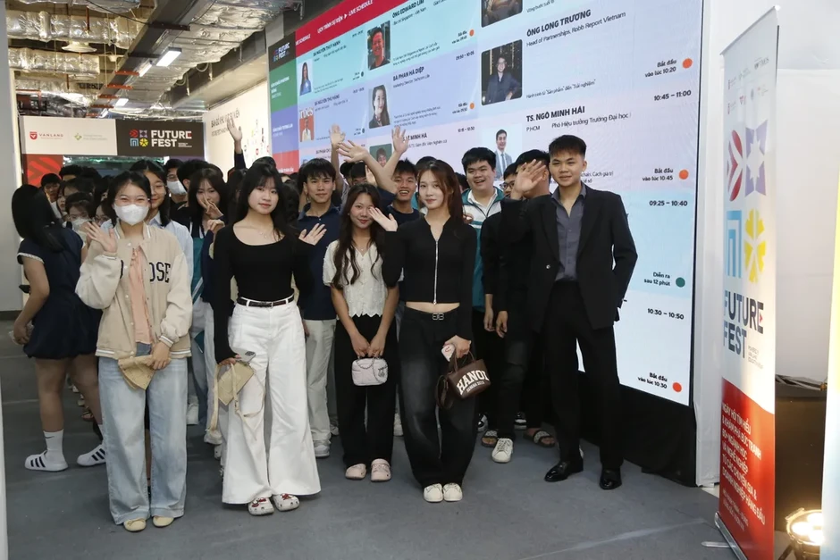 Future Fest 2026 - Không gian trải nghiệm đa ngành nghề đưa 11.000 học sinh "chạm" vào tương lai Future Fest 2026 - Không gian trải nghiệm đa ngành nghề đưa 11.000 học sinh "chạm" vào tương lai