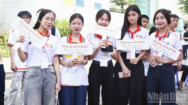Gần 1.000 thí sinh xuất sắc vào chung kết Kỳ thi Olympic Tin học miền trung-Tây Nguyên Gần 1.000 thí sinh xuất sắc vào chung kết Kỳ thi Olympic Tin học miền trung-Tây Nguyên