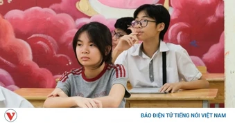 Gần 125.000 thí sinh Hà Nội bước vào ngày thi đầu tiên kỳ thi lớp 10