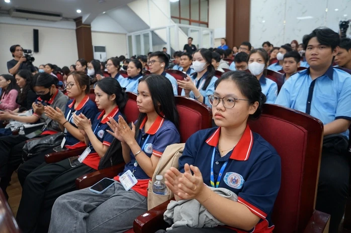 Gần 140 đội với 700 thí sinh tranh tài học sinh, sinh viên giỏi nghề Gần 140 đội với 700 thí sinh tranh tài học sinh, sinh viên giỏi nghề