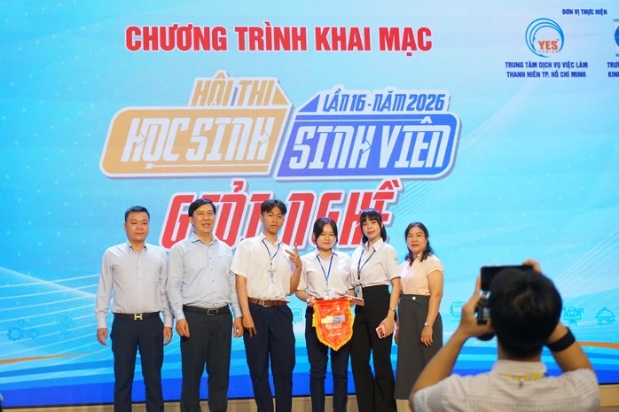 Gần 140 đội với 700 thí sinh tranh tài học sinh, sinh viên giỏi nghề Gần 140 đội với 700 thí sinh tranh tài học sinh, sinh viên giỏi nghề