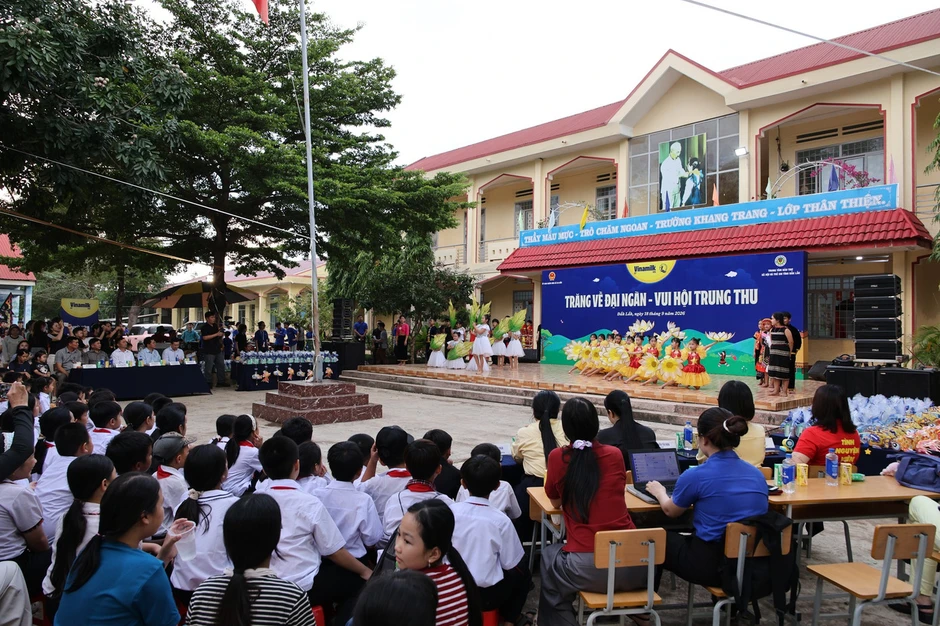 Gần 300.000 sản phẩm dinh dưỡng Vinamilk cùng trẻ em cả nước đón Trung thu Gần 300.000 sản phẩm dinh dưỡng Vinamilk cùng trẻ em cả nước đón Trung thu