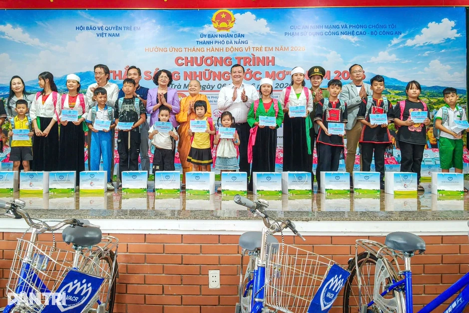 Gần 4,9 tỷ đồng “Thắp sáng những ước mơ” cho trẻ em vùng cao Gần 4,9 tỷ đồng “Thắp sáng những ước mơ” cho trẻ em vùng cao